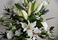 アレンジメント白花の.jpg